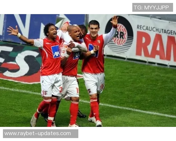 足总杯激战巴萨3-0本菲卡绝杀瞬间引发争议判罚全场沸腾